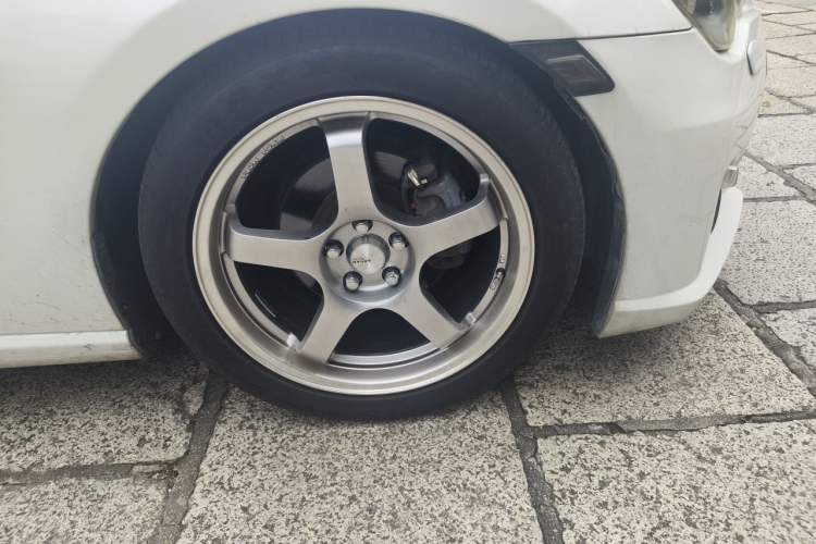 Used Subaru BRZ 2013 2.0i Automatic Luxury Model Right Front Wheel Hub