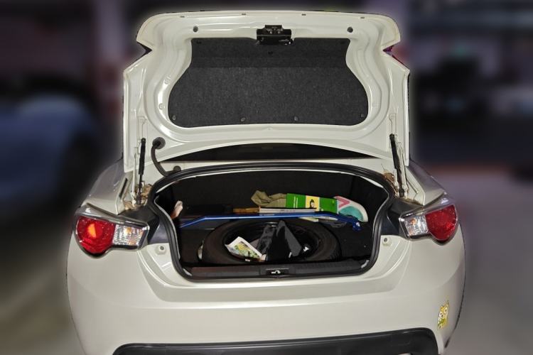 Used Subaru BRZ 2013 2.0i Automatic Luxury Model Trunk