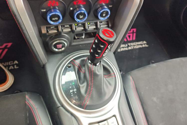 Used Subaru BRZ 2013 2.0i Automatic Luxury Model Gear Lever
