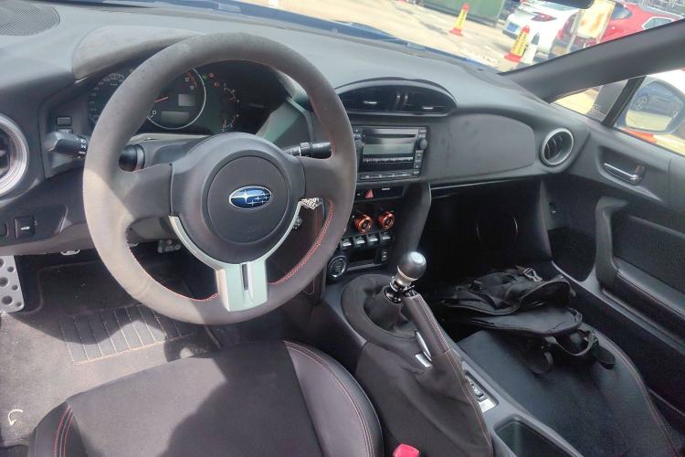 Used Subaru BRZ 2015 2.0i Manual Model Center Console