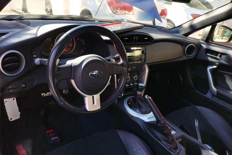 Used Subaru BRZ 2015 2.0i Automatic Model Center Console