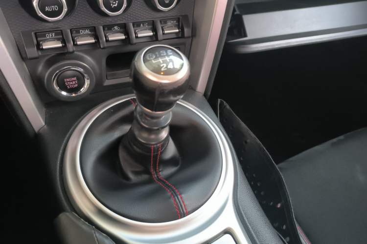 Used Subaru BRZ 2015 2.0i Manual Model Gear Lever