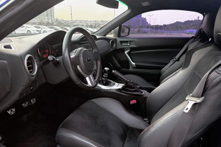Used Subaru BRZ 2015 2.0i Manual Model Interior 2