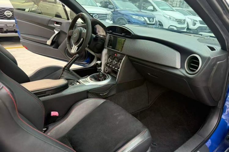 Used Subaru BRZ 2015 2.0i Manual Model Interior 3