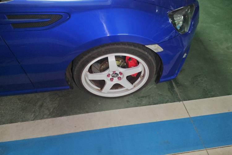Used Subaru BRZ 2015 2.0i Automatic Model Right Front Wheel Hub