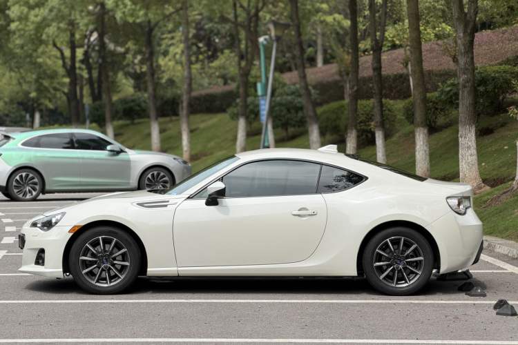 Used Subaru BRZ 2015 2.0i Manual Model Exterior 2