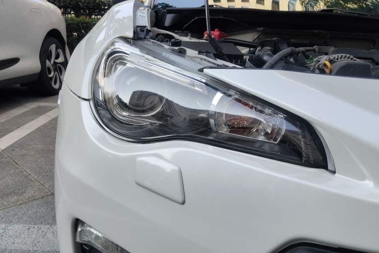Used Subaru BRZ 2015 2.0i Automatic Model Right Front Headlight