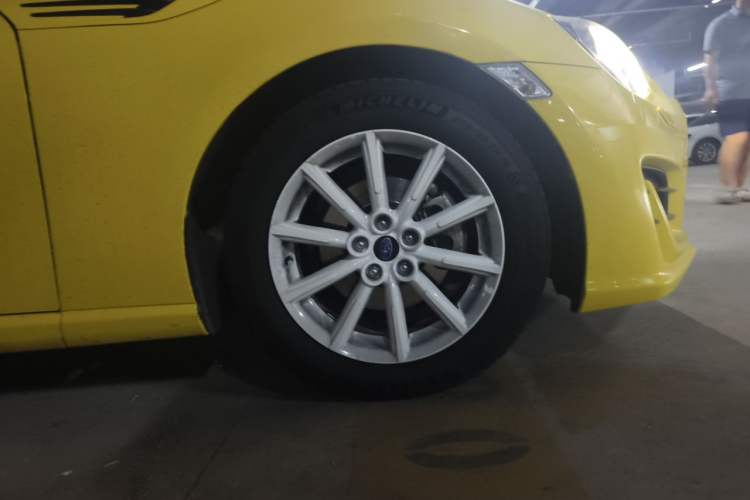 Used Subaru BRZ 2017 2.0i Automatic Type-RS Yellow Special Edition Right Front Wheel Hub