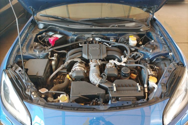 Used Subaru BRZ 2022 2.4L Manual Version Engine Bay