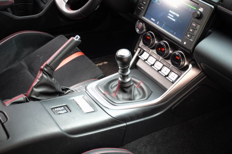 Used Subaru BRZ 2022 2.4L Manual Version Interior 3