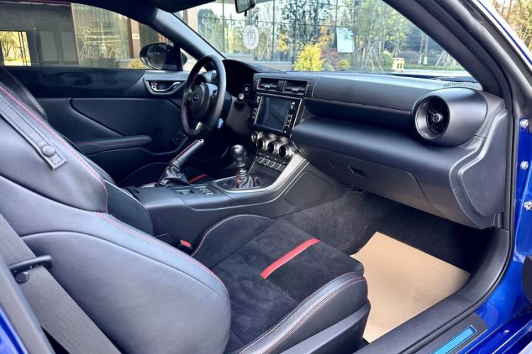 Used Subaru BRZ 2022 2.4L Manual Version Interior 4