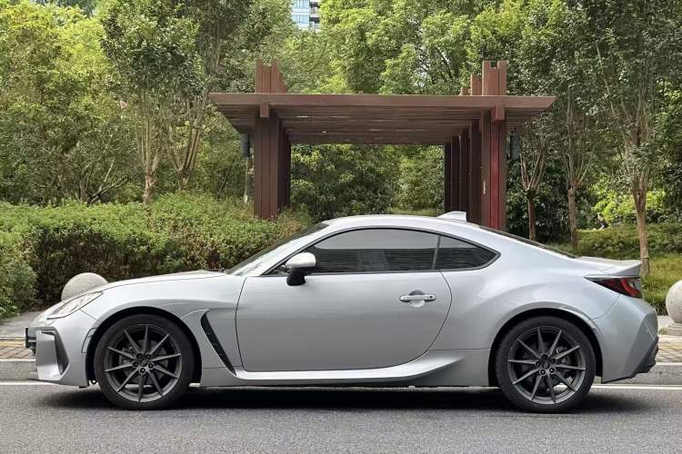Used Subaru BRZ 2022 2.4L Manual Version Exterior 3