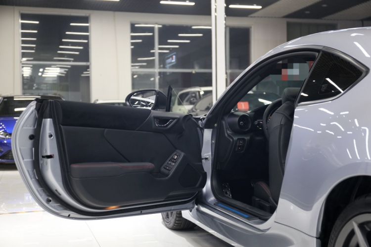 Used Subaru BRZ 2022 2.4L Automatic Version with EyeSight Interior 11