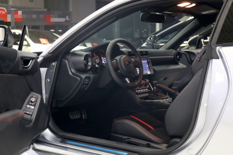 Used Subaru BRZ 2022 2.4L Automatic Version with EyeSight Interior 8