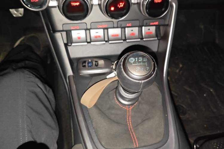 Used Subaru BRZ 2022 2.4L Manual Version Gear Lever