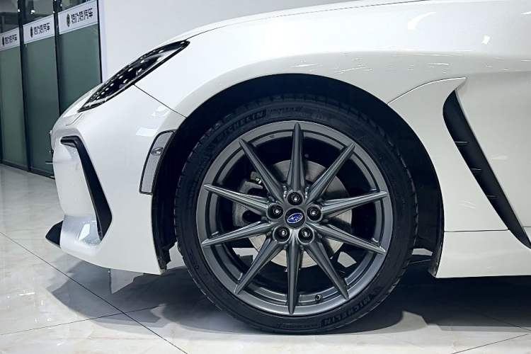 Used Subaru BRZ 2022 2.4L Manual Version Exterior 5