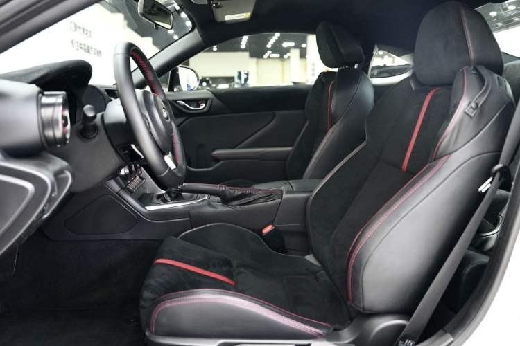 Used Subaru BRZ 2022 2.4L Manual Version Interior 8