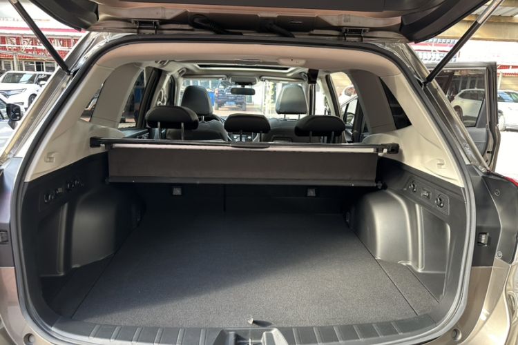 Used Subaru Forester 2019 2.0i Luxury Edition Interior 2