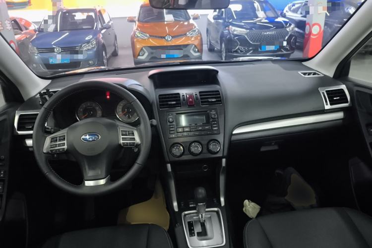Used Subaru Forester 2013 2.5i Automatic Elite Edition Center Console