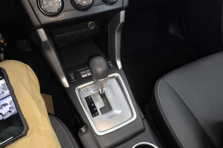 Used Subaru Forester 2013 2.5i Automatic Elite Edition Gear Lever