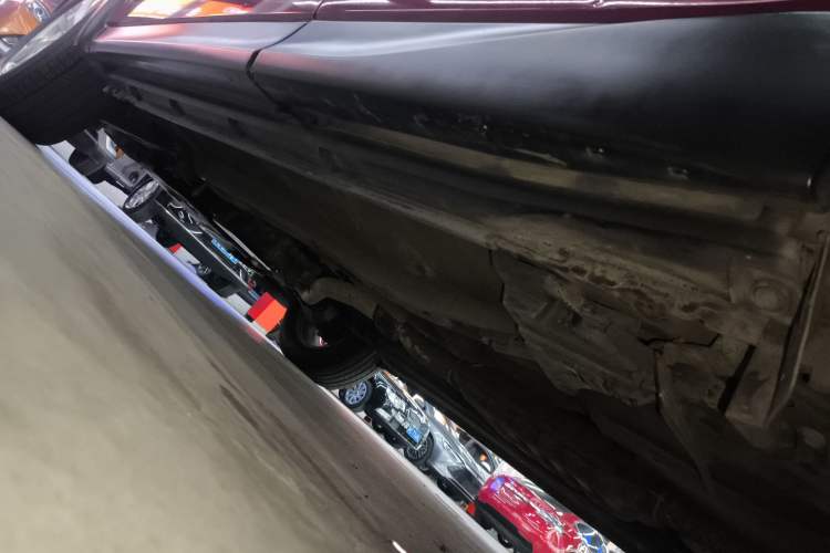 Used Subaru Forester 2013 2.5i Automatic Elite Edition Left Side Sill
