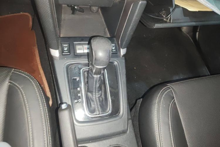 Used Subaru Forester 2016 2.0i Fashion Navigation Edition Gear Lever