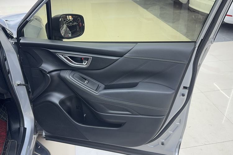 Used Subaru Forester 2020 2.0i Luxury Edition EyeSight Interior 6
