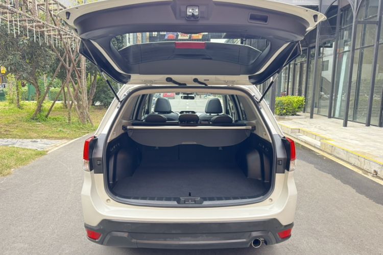 Used Subaru Forester 2019 2.0i Luxury Edition EyeSight Interior 10