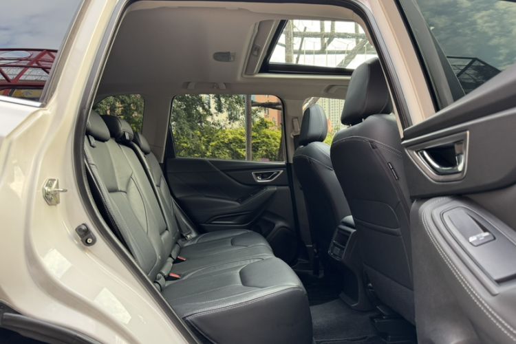 Used Subaru Forester 2019 2.0i Luxury Edition EyeSight Interior 3