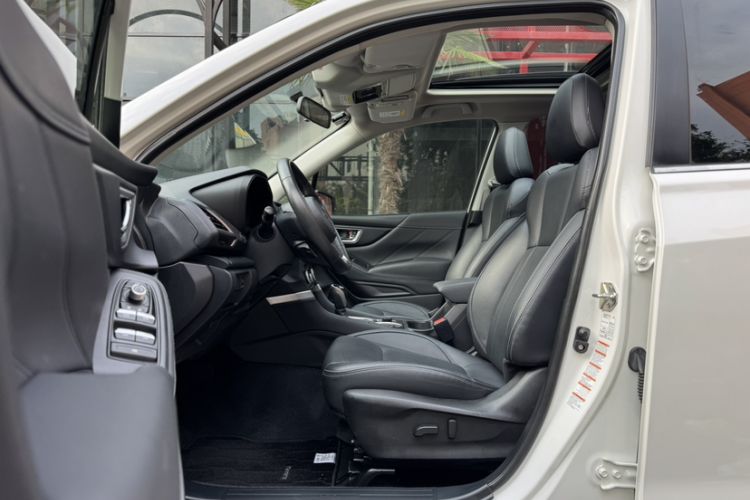 Used Subaru Forester 2019 2.0i Luxury Edition EyeSight Interior 4