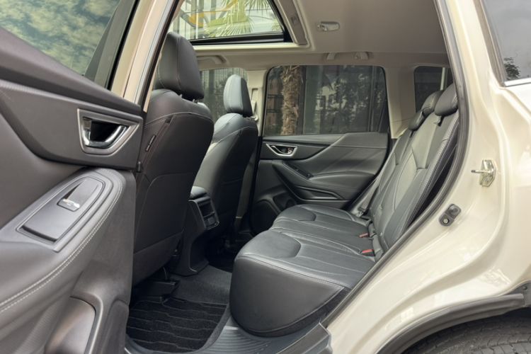 Used Subaru Forester 2019 2.0i Luxury Edition EyeSight Interior 8