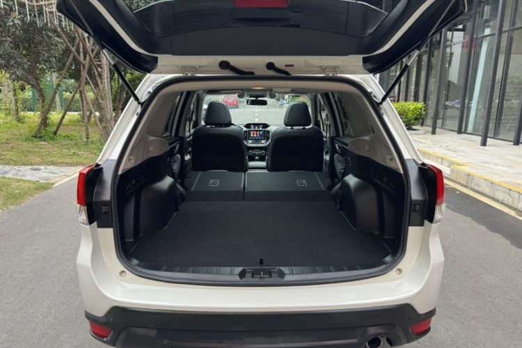 Used Subaru Forester 2019 2.0i Luxury Edition EyeSight Interior 9