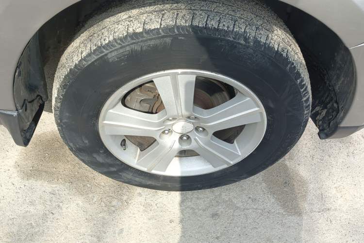 Used Subaru Forester 2008 2.0X Comfort Edition Right Front Wheel Hub