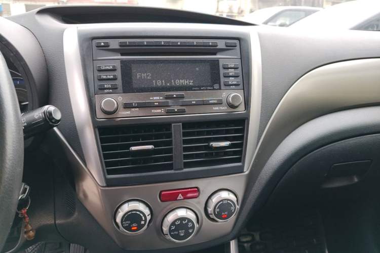 Used Subaru Forester 2008 2.0X Comfort Edition Audio And AC Panel