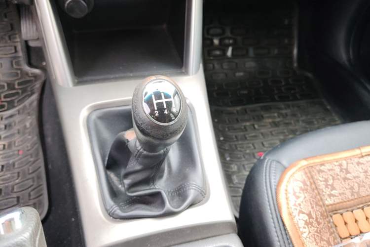Used Subaru Forester 2008 2.0X Comfort Edition Gear Lever
