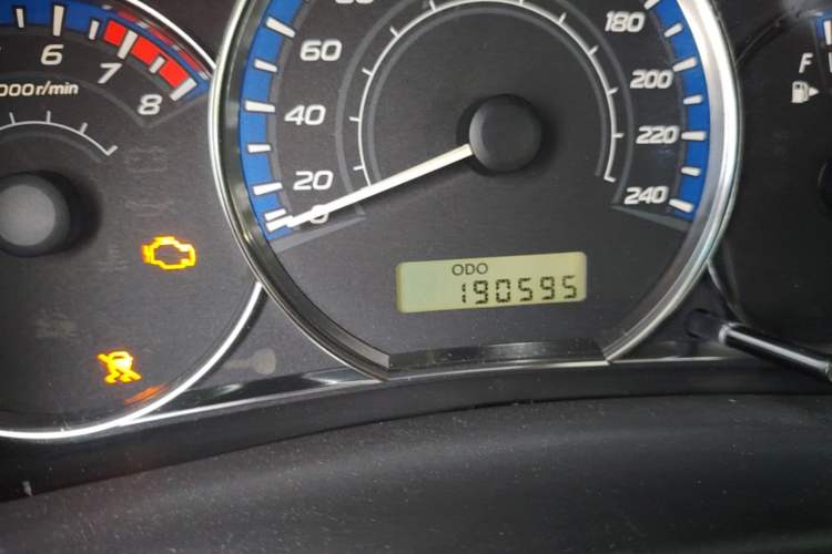 Used Subaru Forester 2008 2.0X Comfort Edition Odometer Close Up