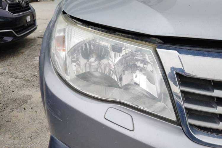 Used Subaru Forester 2008 2.0X Comfort Edition Right Front Headlight