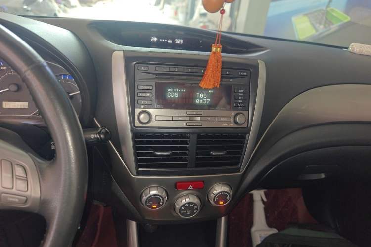 Used Subaru Forester 2009 2.5XS Automatic Luxury Edition Audio And AC Panel