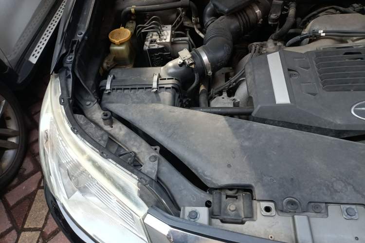 Used Subaru Forester 2009 2.5XS Automatic Luxury Edition Engine Bay Right