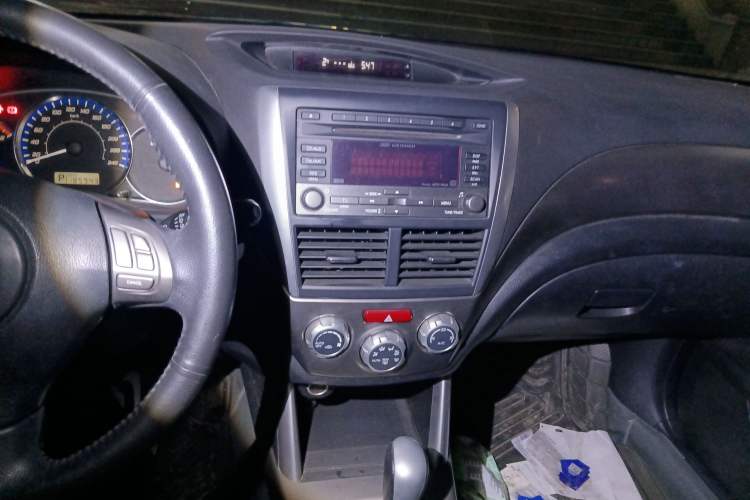 Used Subaru Forester 2010 2.0 XS Automatic Luxury Edition Audio And AC Panel