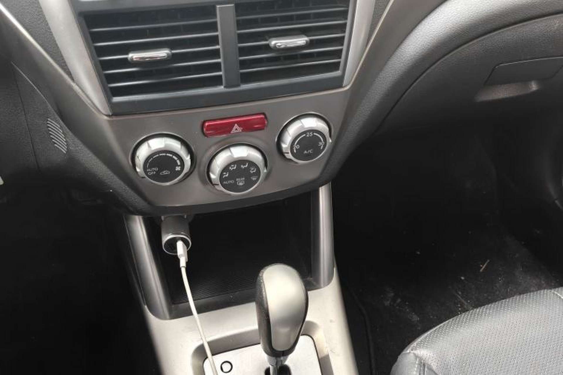 Used Subaru Forester 2010 2.5XS Automatic Luxury Edition Gear Lever