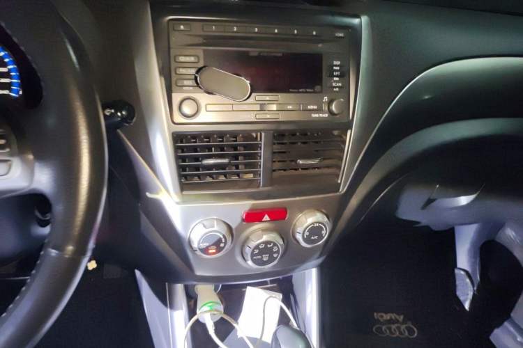Used Subaru Forester 2010 2.0 XS Automatic Luxury Edition Audio And AC Panel
