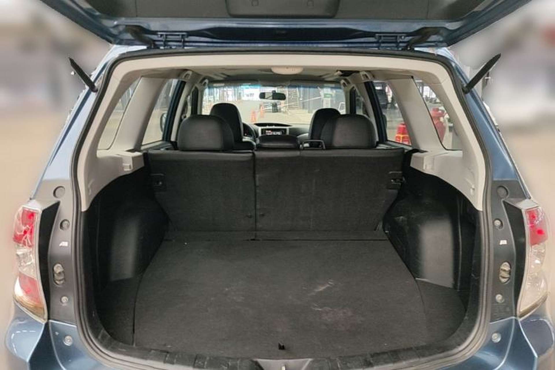 Used Subaru Forester 2010 2.0 XS Manual Deluxe Edition Trunk