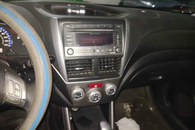 Used Subaru Forester 2010 2.5XS 100 000-Yuan Tonghui Commemorative Edition Audio And AC Panel