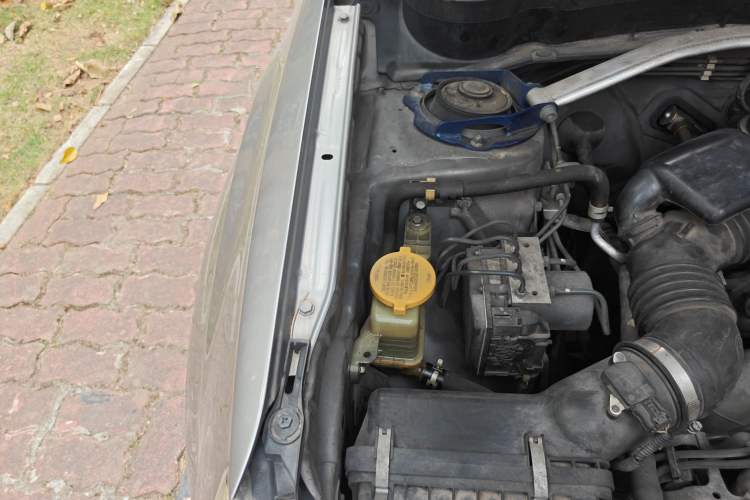 Used Subaru Forester 2010 2.5XS Automatic Luxury Edition Engine Bay Right