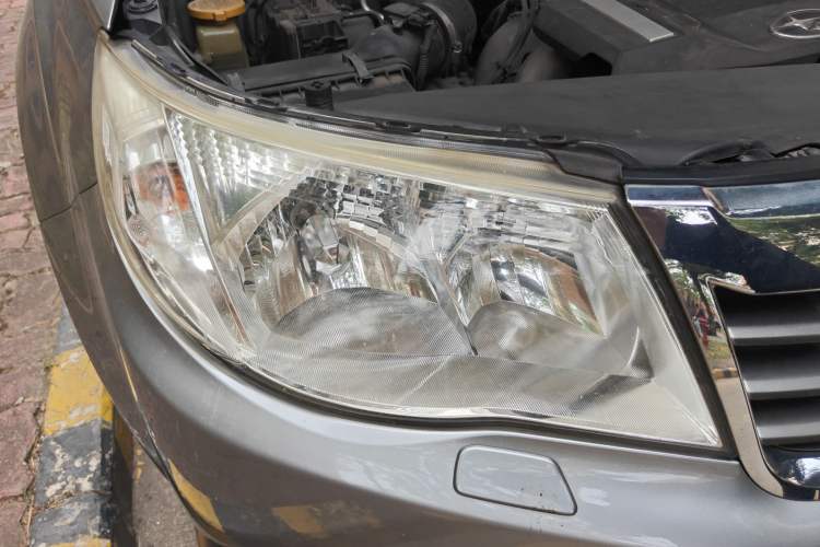 Used Subaru Forester 2010 2.5XS Automatic Luxury Edition Right Front Headlight