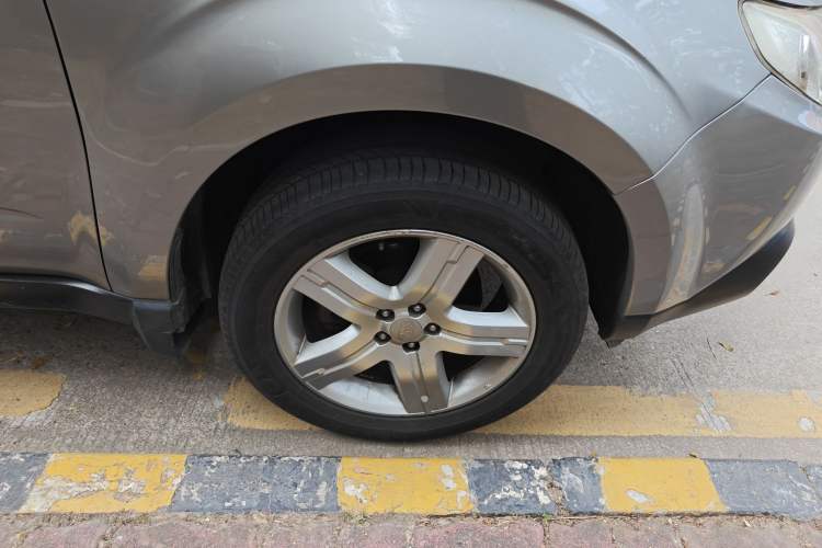 Used Subaru Forester 2010 2.5XS Automatic Luxury Edition Right Front Wheel Hub