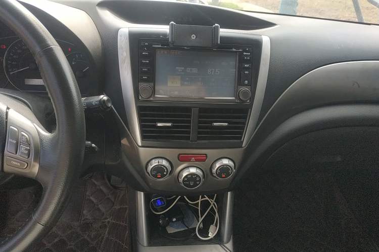 Used Subaru Forester 2010 2.0 XS Manual Deluxe Edition Audio And AC Panel