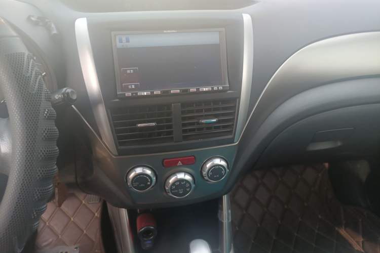 Used Subaru Forester 2010 2.0 XS - 100 000-Yuan Tonghui Commemorative Edition Audio And AC Panel