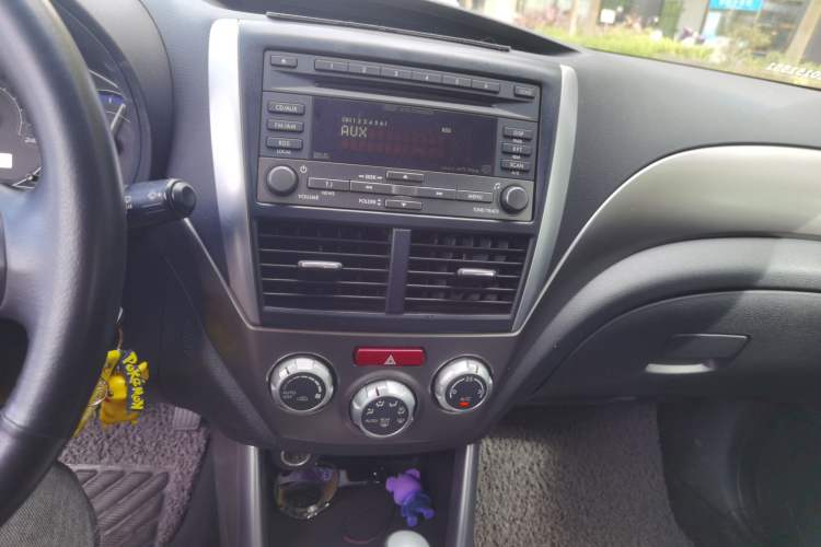 Used Subaru Forester 2010 2.5XS 100 000-Yuan Tonghui Commemorative Edition Audio And AC Panel
